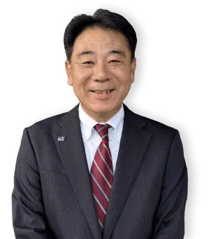 代表取締役中沢英俊が正面を向いて笑顔で写っている写真